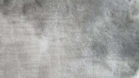 A gray cloth with the word isang on it