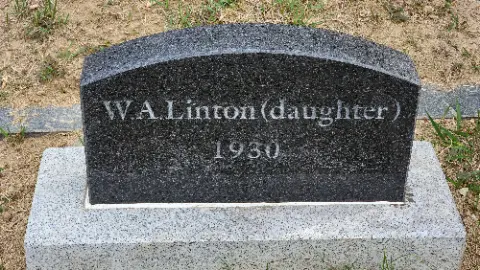 A headstone for a woman named Hilda Linnton Daughter
